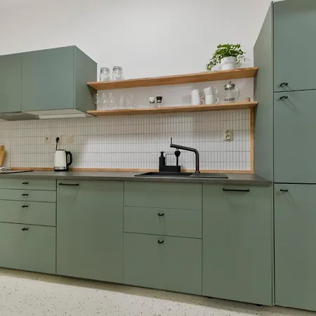 Charming In Centre /w Ac Μπρατισλάβα