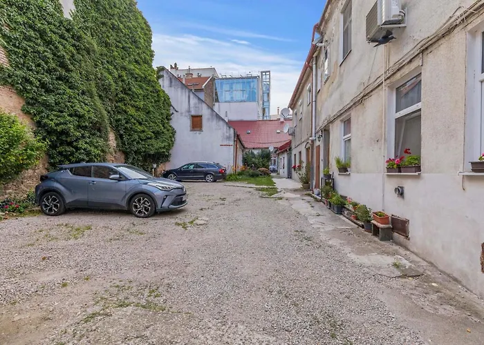 Apartmán Charming In Centre /w Ac *